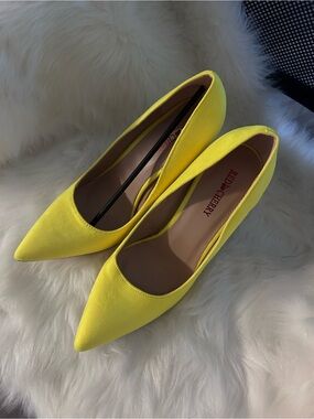 Neon Yellow Pointed-Toe Women's Flats red cherry